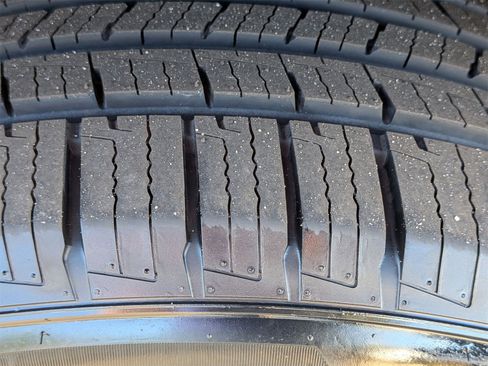 Used 2021 Chevrolet Tahoe LT w/ LT Signature Package image 11