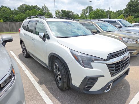 Certified 2023 Subaru Ascent Touring AWD/4WD image 2