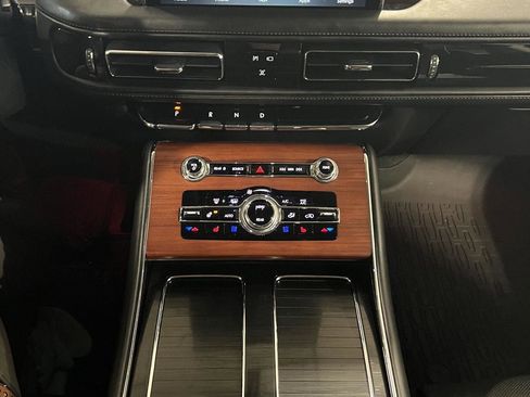 Used 2021 Lincoln Aviator Grand Touring w/ Equipment Group 302A AWD/4WD image 20