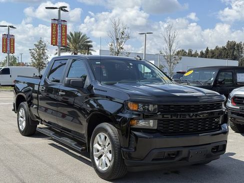 Used 2021 Chevrolet Silverado 1500 Custom w/ LPO, Dark Essentials Package image 4