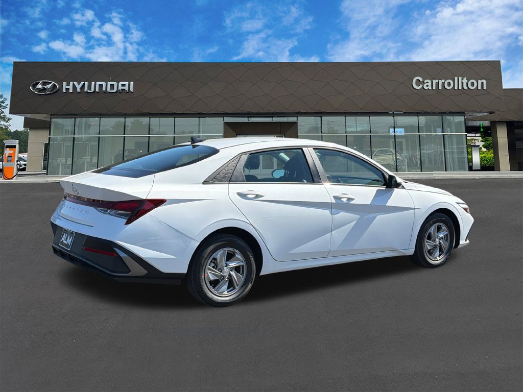 New 2026 Hyundai Elantra SE FWD image 6