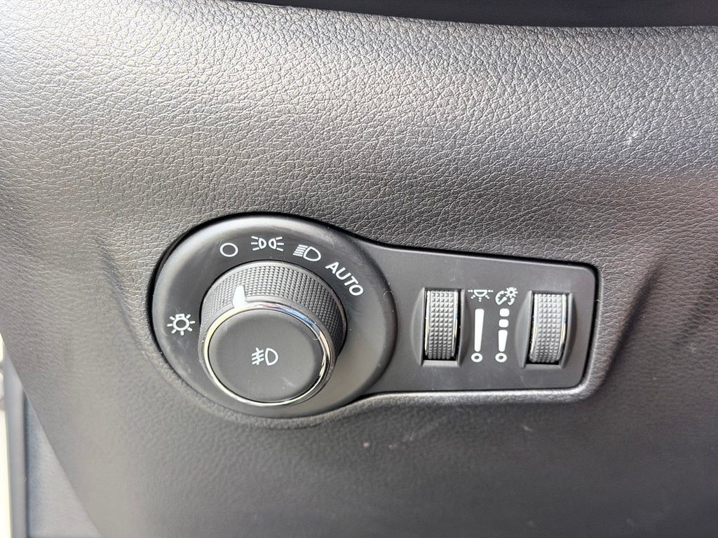 Used 2024 Jeep Compass Limited AWD/4WD image 41