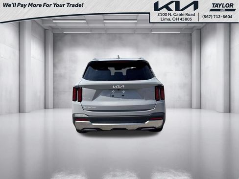 Used 2025 Kia Sorento S FWD image 19