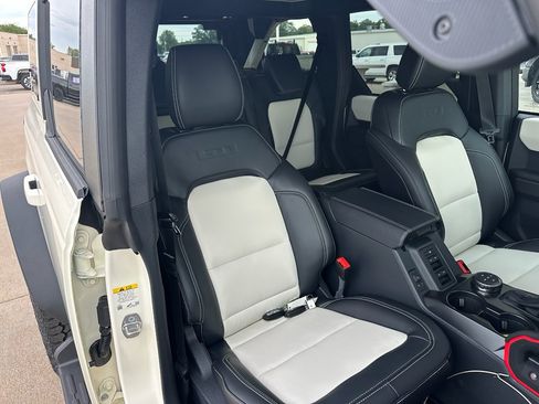 New 2026 Ford Bronco Outer Banks w/ Sasquatch Package AWD/4WD image 32