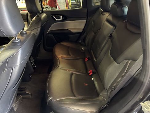 Used 2023 Jeep Compass Limited image 16