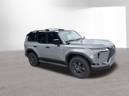 Used 2024 Lexus GX 550 image 10