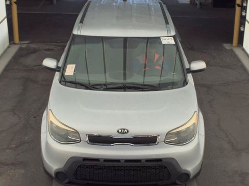 Used 2015 Kia Soul FWD image 2