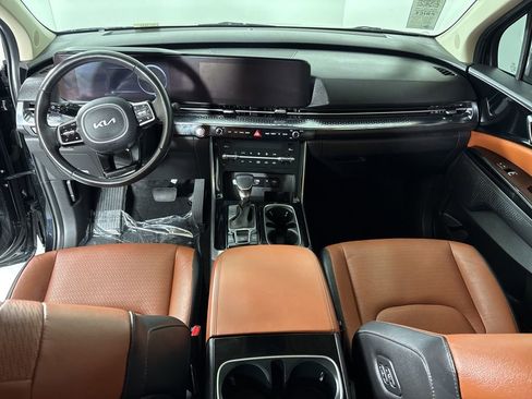 Used 2023 Kia Carnival SX Prestige image 21