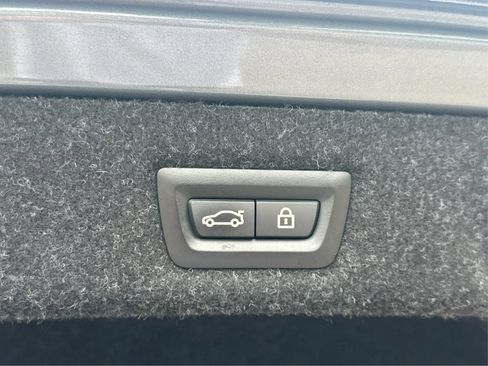 Used 2019 BMW 540i w/ Executive Package image 26