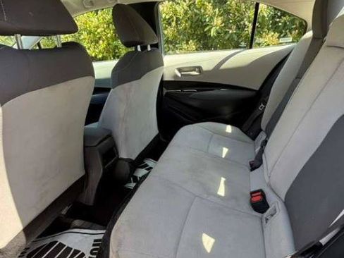Used 2022 Toyota Corolla LE FWD image 17