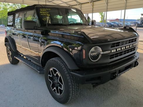 Used 2021 Ford Bronco Black Diamond image 2