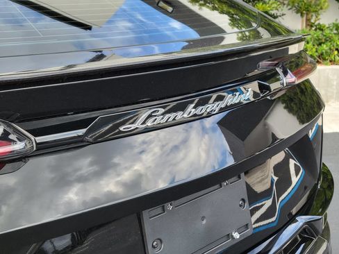 Used 2023 Lamborghini Urus Performante AWD/4WD image 5