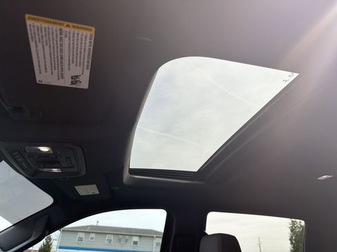 Used 2022 Chevrolet Silverado 1500 ZR2 image 22