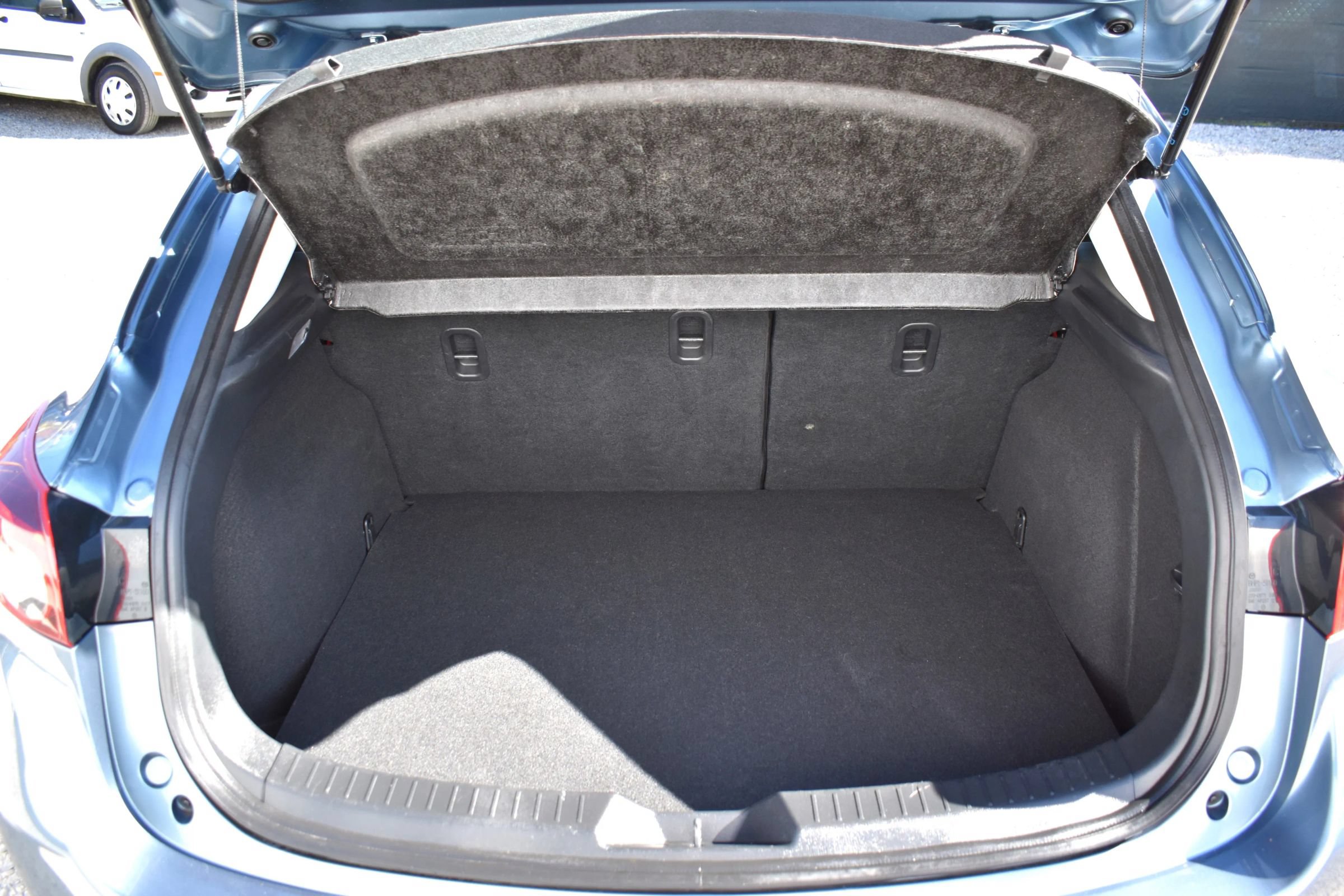 Used 2016 MAZDA MAZDA3 i Touring w/ Popular Equipment Package FWD image 34