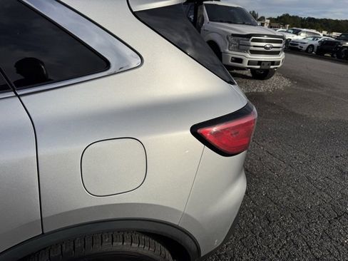 Used 2020 Ford Escape Titanium image 17