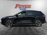 Used 2022 Ford Escape SE w/ SE Sport Appearance Package image 4