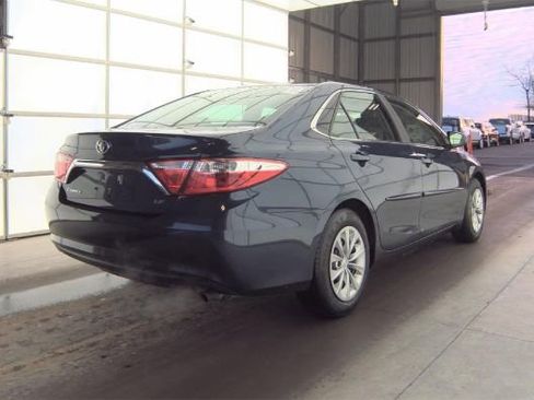 Used 2015 Toyota Camry LE image 4