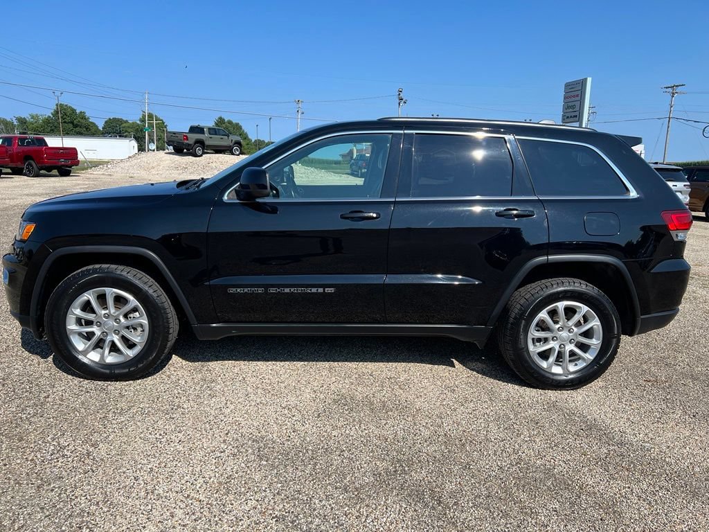 Used 2022 Jeep Grand Cherokee Laredo X AWD/4WD image 2