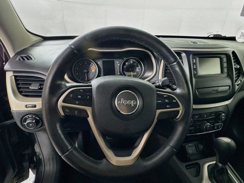 Used 2016 Jeep Cherokee Latitude FWD image 11