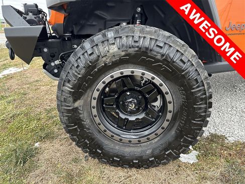 Used 2025 Jeep Gladiator Mojave image 10