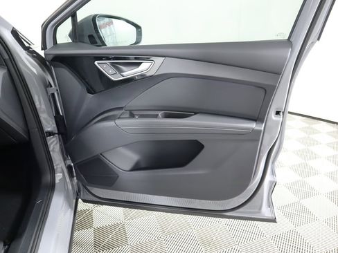 Used 2026 Audi Q4 e-tron Premium Plus w/ Premium Plus image 27