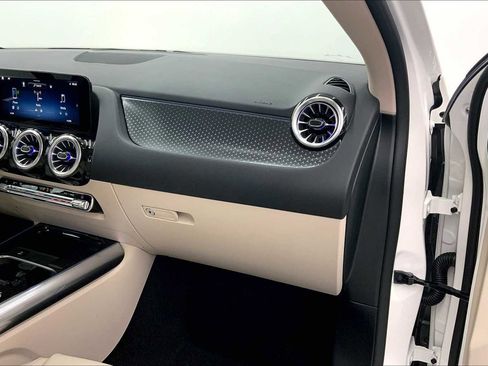 New 2026 Mercedes-Benz GLA 250 GLA 250 image 27