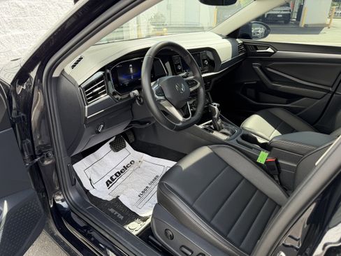 Used 2022 Volkswagen Jetta SE FWD image 10