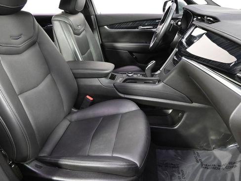 Certified 2025 Cadillac XT6 Premium Luxury image 16