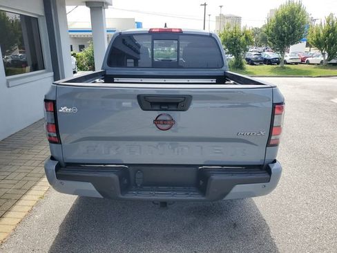 Used 2022 Nissan Frontier Pro-X RWD image 9