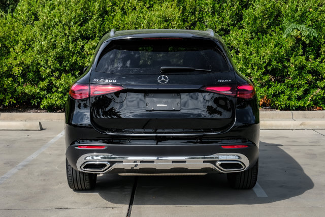 Used 2025 Mercedes-Benz GLC 300 4MATIC image 10