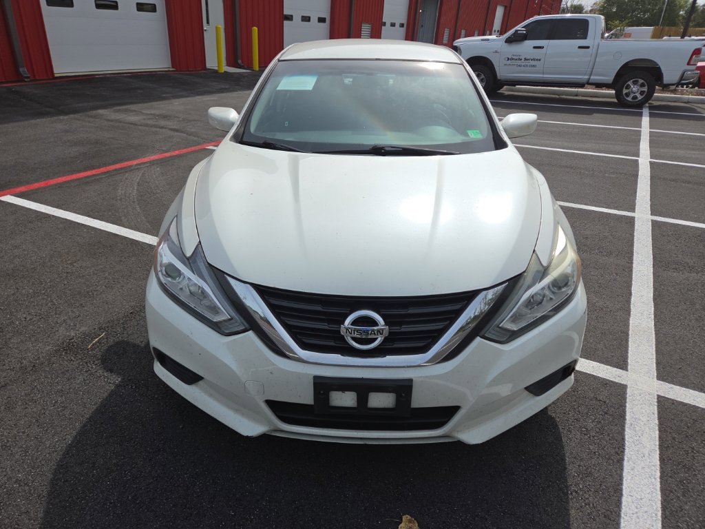 Used 2017 Nissan Altima 2.5 S w/ Power Driver Seat Package FWD image 2