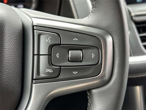 Used 2024 Chevrolet Suburban Premier w/ Premium Package 2 image 25