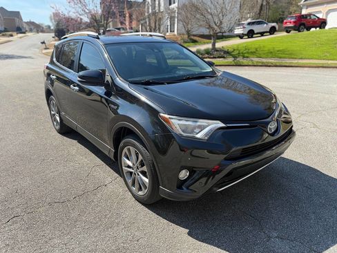 Used 2017 Toyota RAV4 Limited image 7