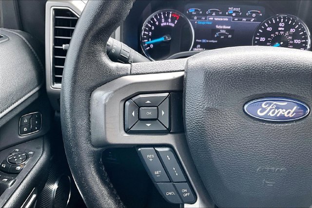 Used 2019 Ford Expedition XLT w/ Equipment Group 202A AWD/4WD image 18
