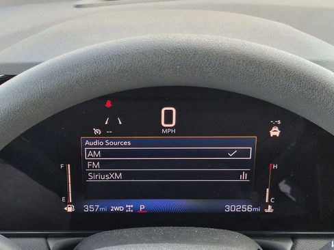 Used 2025 Chevrolet TrailBlazer LT AWD/4WD image 18