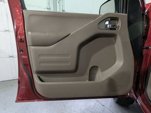 Used 2015 Nissan Frontier SV w/ SV Value Truck Package image 17