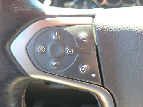 Used 2018 Chevrolet Suburban LT image 36