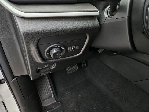 New 2026 Jeep Grand Cherokee Limited RWD image 18