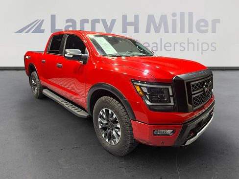 Used 2022 Nissan Titan PRO-4X w/ Pro-4x Convenience Package AWD/4WD image 7