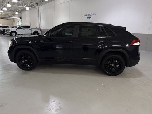 Certified 2023 Volkswagen Atlas Cross Sport SEL R-Line AWD/4WD image 5