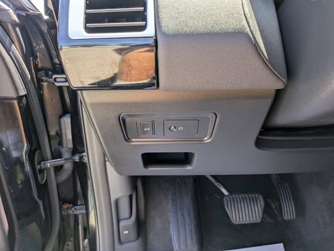 Used 2019 Land Rover Discovery SE AWD/4WD image 29