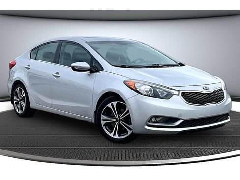 Used 2016 Kia Forte EX w/ EX Premium Package FWD image 2