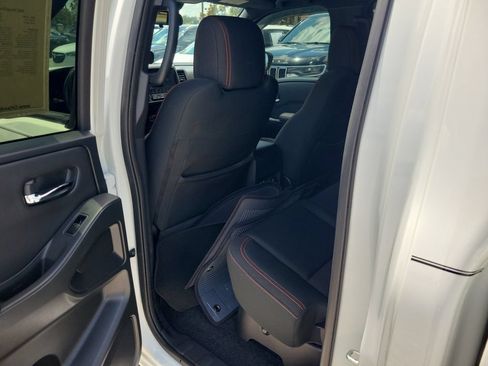 Certified 2022 Nissan Frontier Pro-X RWD image 9