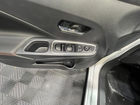 New 2025 Nissan Versa SR w/ Trunk Package image 14