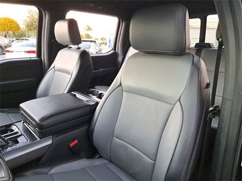 Used 2023 Ford F150 Lightning Lariat image 19