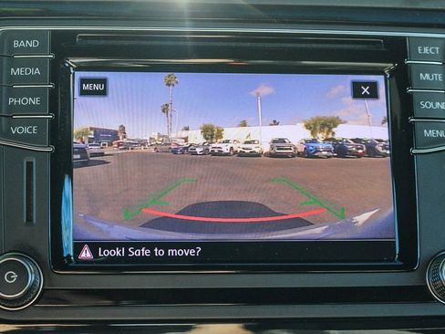 Used 2017 Volkswagen Beetle 1.8T SE image 26