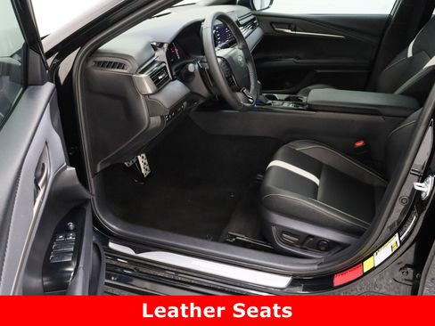 Used 2026 Toyota Camry SE w/ Multimedia Upgrade Package image 14