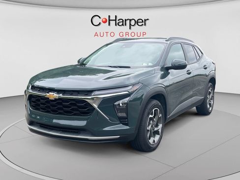 Used 2025 Chevrolet Trax LT w/ LT Convenience Package FWD image 7