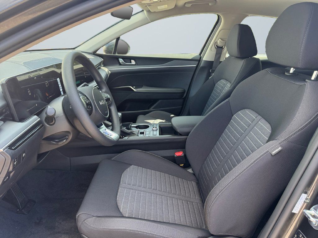 New 2026 Kia K5 LXS FWD image 9
