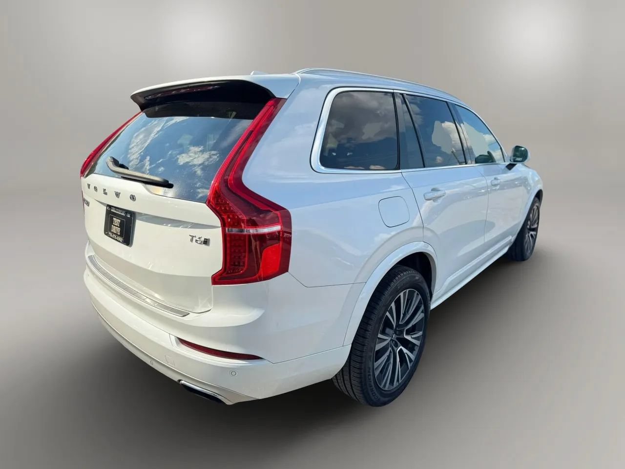 Used 2021 Volvo XC90 T6 Momentum w/ Protection Package Premier AWD/4WD image 8